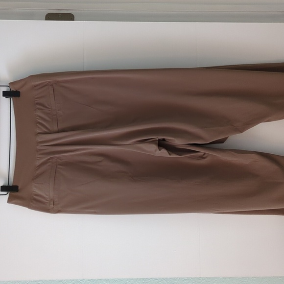 Athleta Rustic Beige Cardiff Lightweight Hiking Travel Pants Folded Hem Sz 12 - Picture 4 of 10